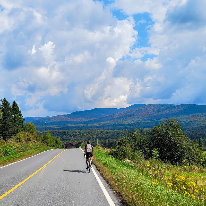 Sutton_Velo_Jessie_Jolin-carre